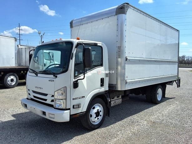 2019 Isuzu NPR HD Box Trucks
