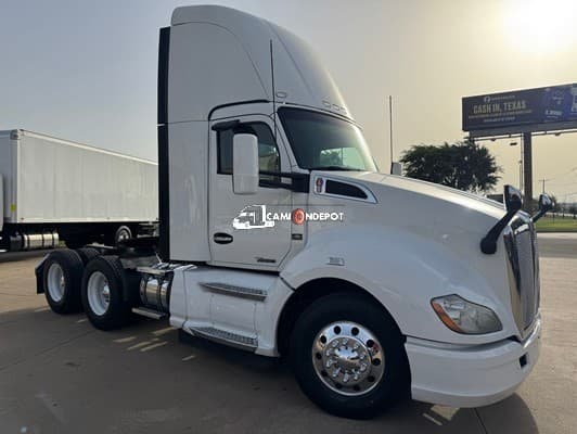 2018 Kenworth T680 Day Cab Trucks