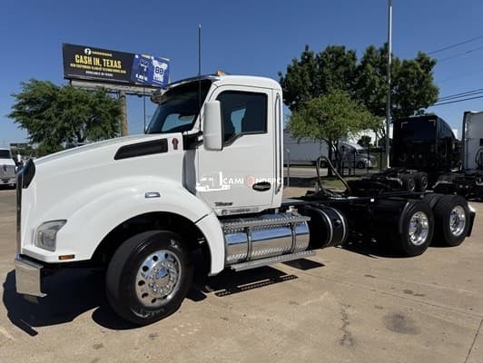 2020 Kenworth T880 Day Cab Trucks