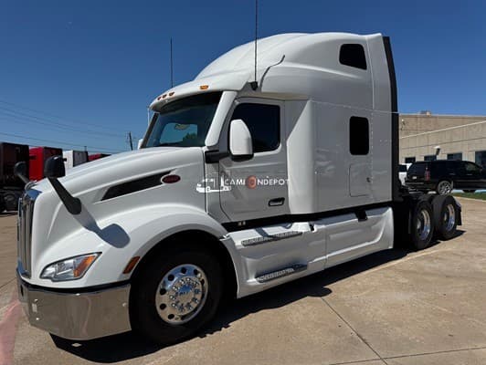 2023 Peterbilt 579 Sleeper Trucks