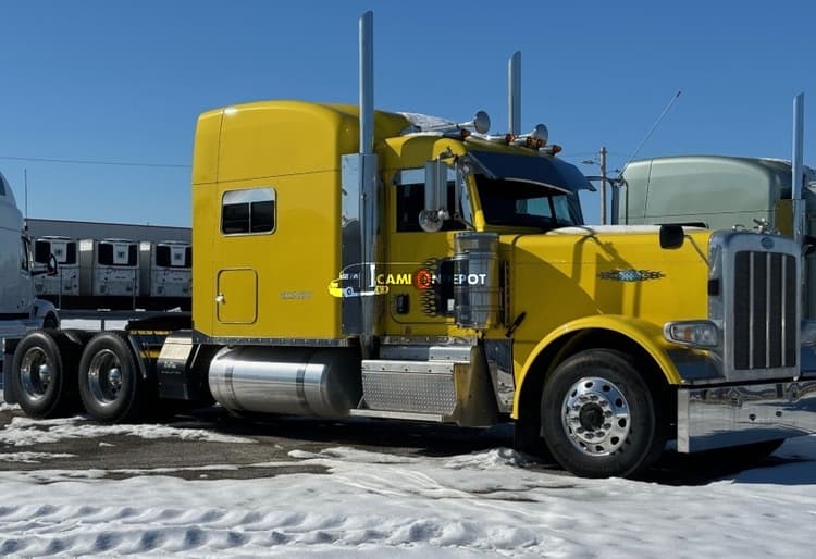 2017 Peterbilt 389 Sleeper Trucks