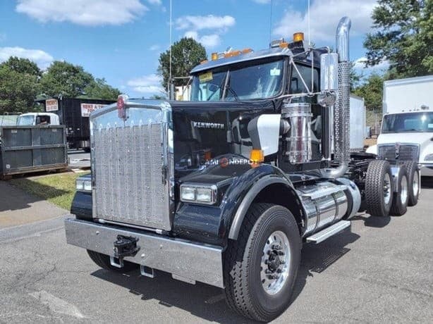 2025 Kenworth W900 Day Cab Trucks