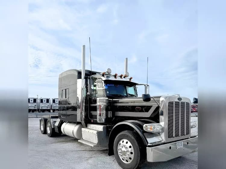2017 Peterbilt 389 Sleeper Trucks
