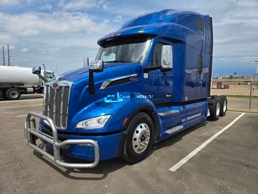 2023 Peterbilt 579 Sleeper Trucks