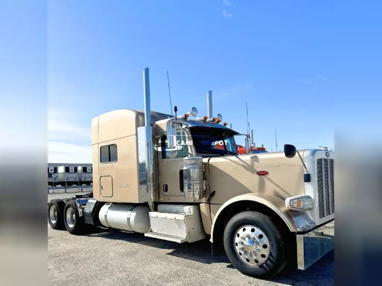 2017 Peterbilt 389 Sleeper Trucks