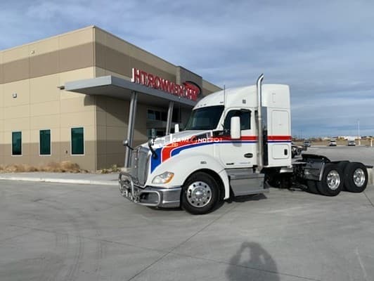 2022 Kenworth T680 Sleeper Trucks