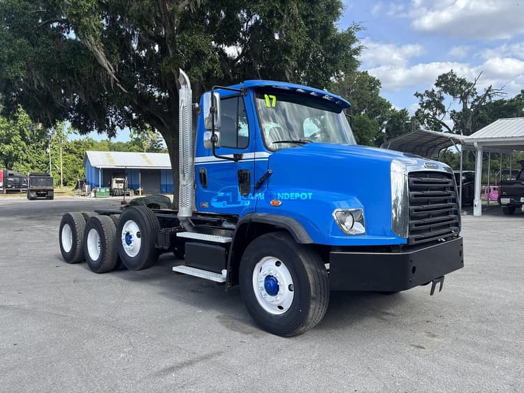 2017 Freightliner 114SD Cab & Chassis Trucks