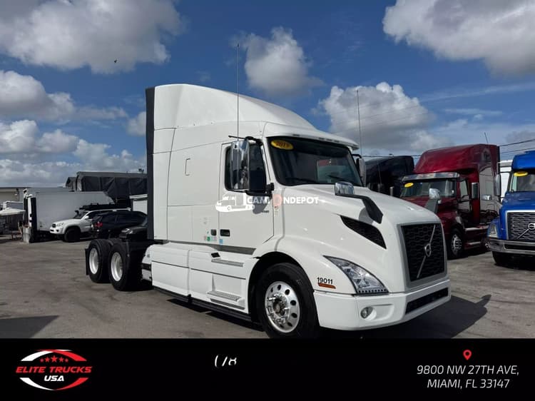 2019 Volvo VNR 640 Sleeper Trucks