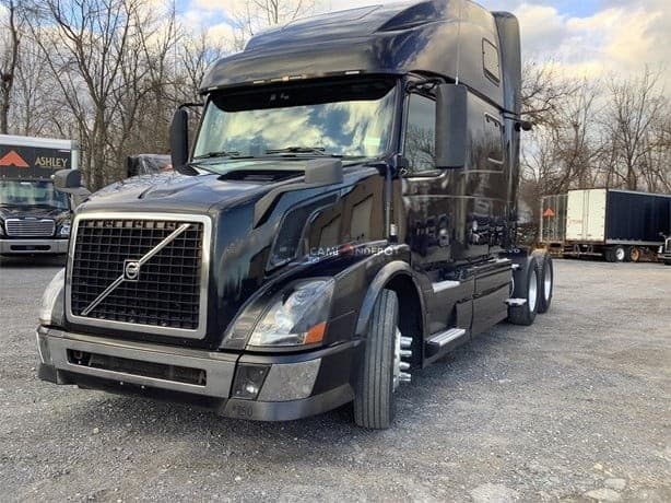 2015 Volvo  VNL64T780 Sleeper Trucks
