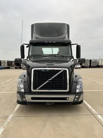 2013 Volvo VNL64T780 Day Cab Trucks