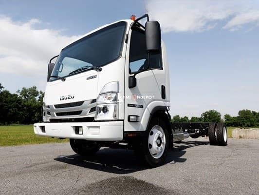 2025 Isuzu NRR Cab & Chassis Trucks