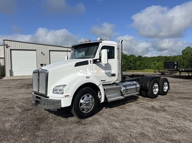 2019 Kenworth T880 Day Cab Trucks