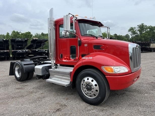 2019 Peterbilt 337 Day Cab Trucks