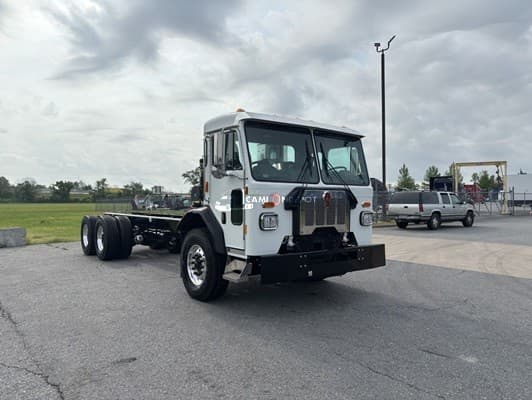 2025 Kenworth L770 Cab & Chassis Trucks
