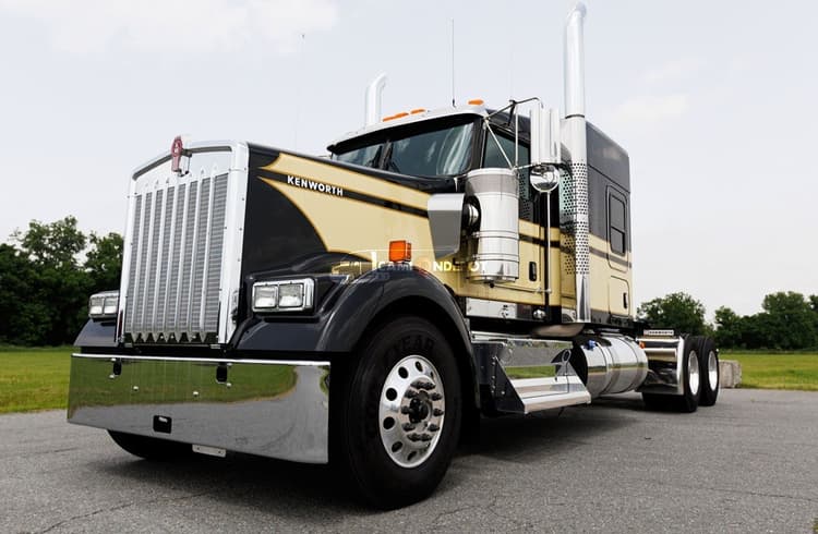 2026 Kenworth W900L Sleeper Trucks