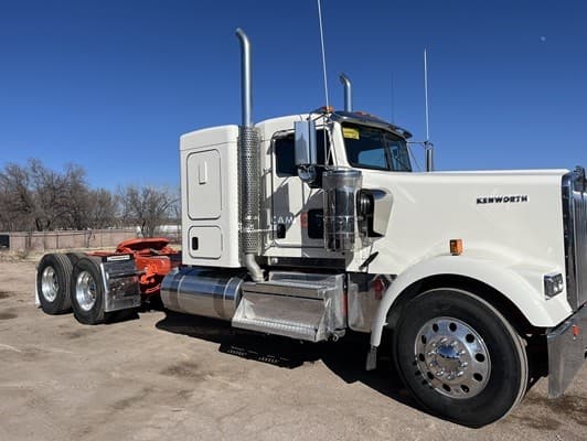 2025 Kenworth W900L Sleeper Trucks