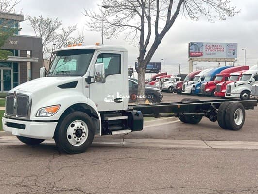 2025 Kenworth T280 Cab & Chassis Trucks