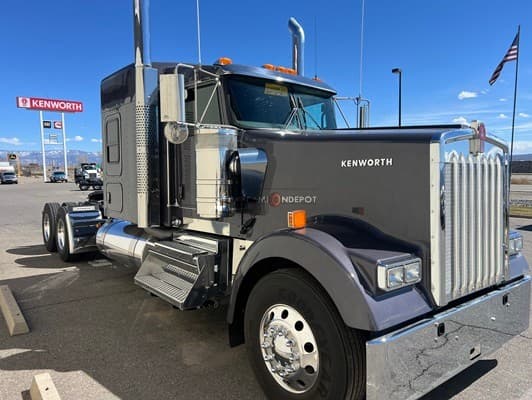 2026 Kenworth W900L Sleeper Trucks