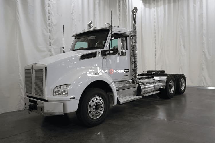 2025 Kenworth T880 Day Cab Trucks