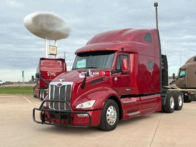 2022 Peterbilt 579 Sleeper Trucks
