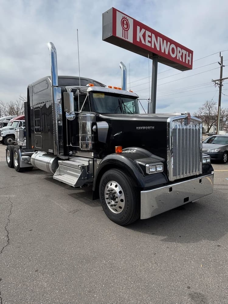 2026 Kenworth W900L Sleeper Trucks