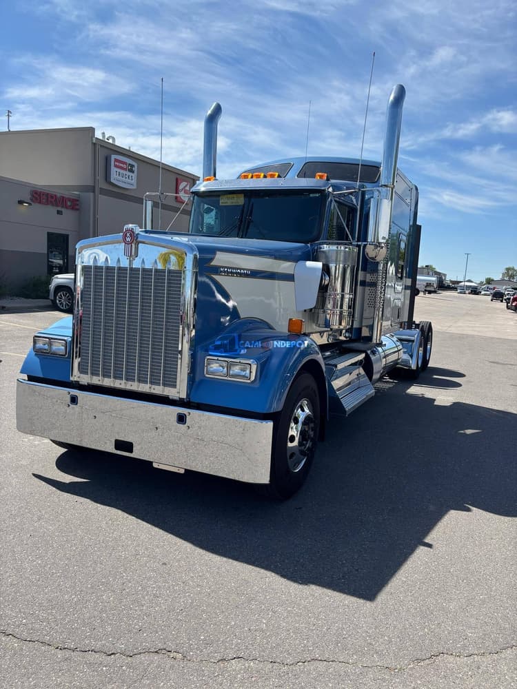 2026 Kenworth W900L Sleeper Trucks