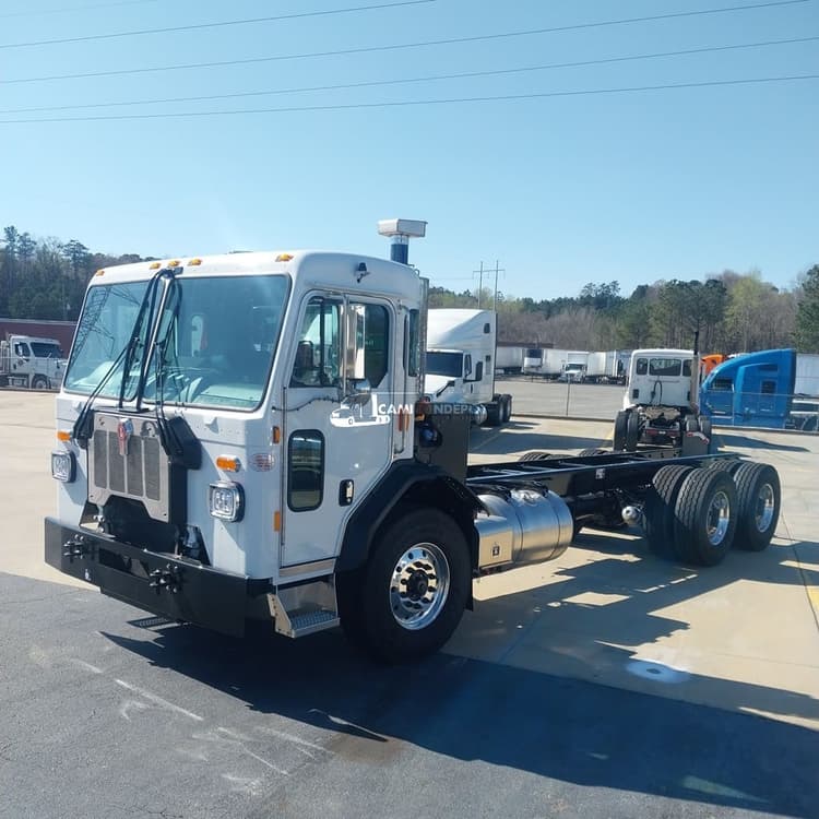 2025 Kenworth L770 Cab & Chassis Trucks