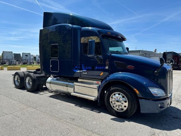 2019 Peterbilt 579 Sleeper Trucks
