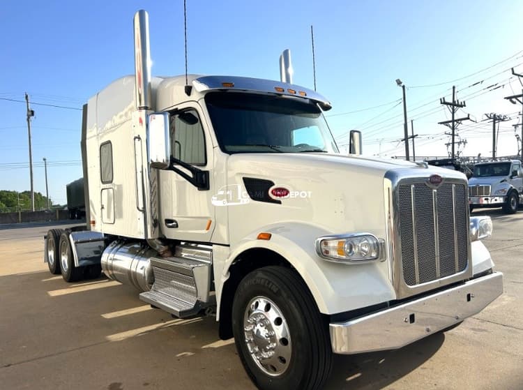 2021 Peterbilt 567 Sleeper Trucks