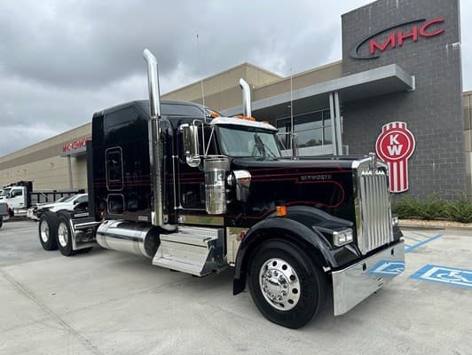 2025 Kenworth  W900L Sleeper Trucks