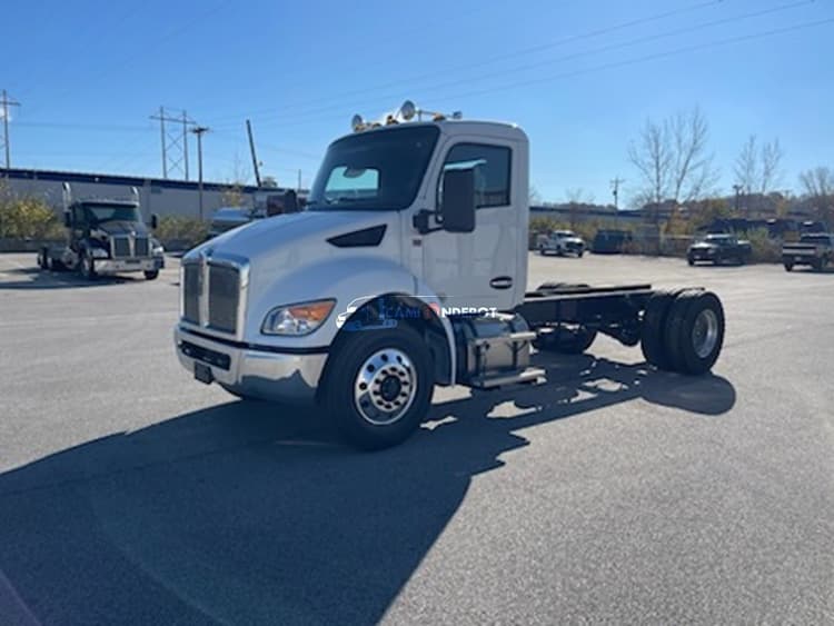 2025 Kenworth T380 Cab & Chassis Trucks