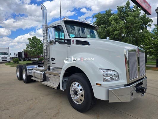 2025 Kenworth T880 Day Cab Trucks