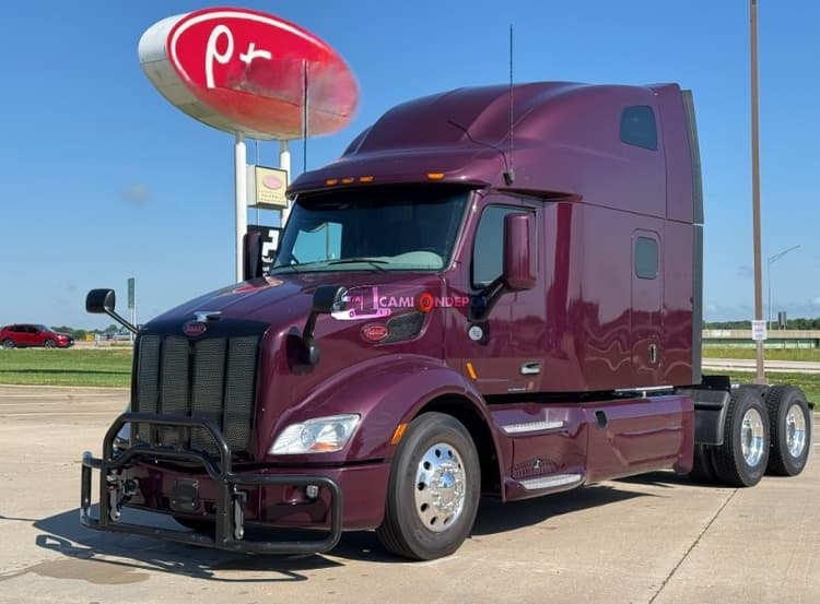 2022 Peterbilt 579 Sleeper Trucks
