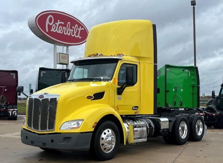 2021 Peterbilt 579 Day Cab Trucks