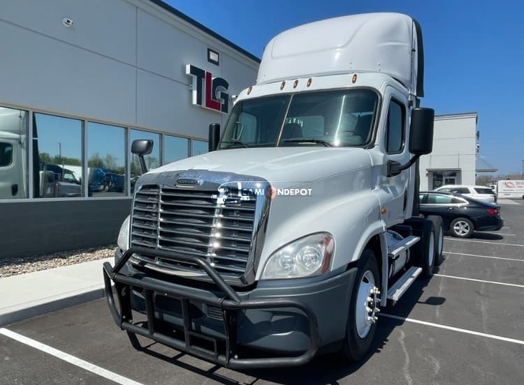 2017 Freightliner CASCADIA Day Cab Trucks