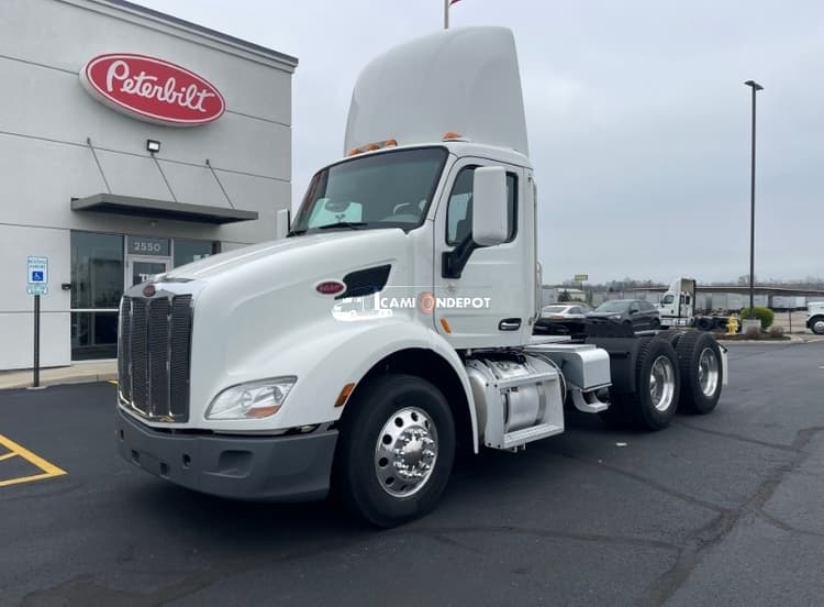 2019 Peterbilt 579 Day Cab Trucks