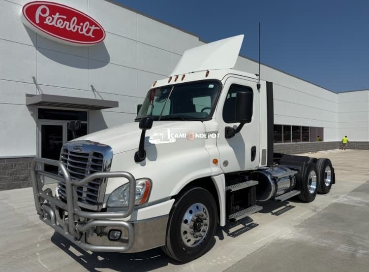 2020 Freightliner CASCADIA 125 Day Cab Trucks