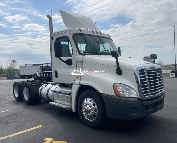 2018 Freightliner CASCADIA Day Cab Trucks