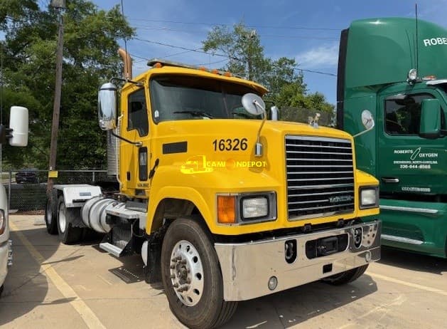 2016 Mack CHU613 Day Cab Trucks