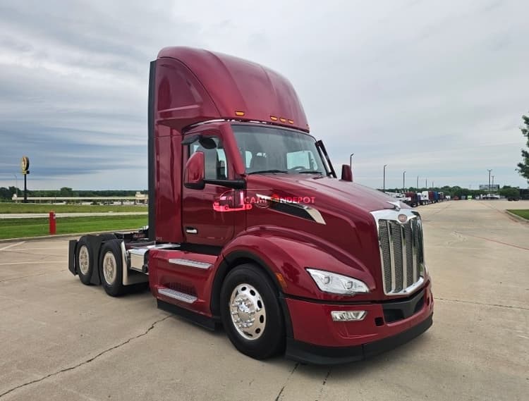 2022 Peterbilt 579 Day Cab Trucks