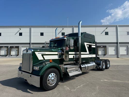 2025 Kenworth W900L Sleeper Trucks