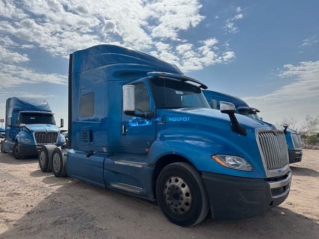 2019 International LT625 Sleeper Trucks