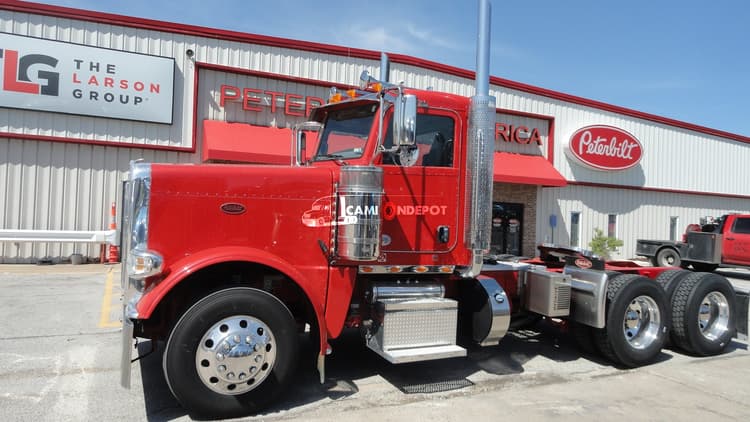 2020 Peterbilt 389 Day Cab Trucks