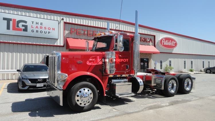 2021 Peterbilt 389 Day Cab Trucks