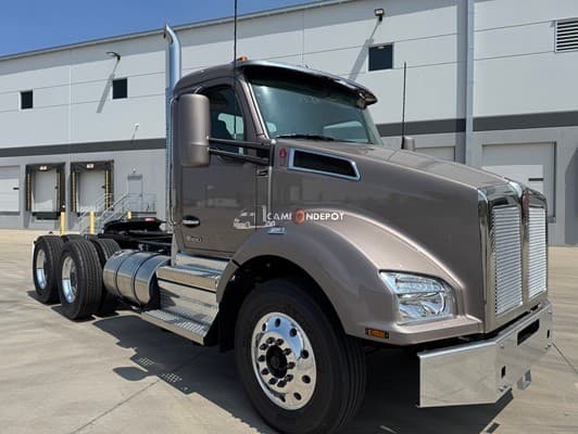 2025 Kenworth T880 Day Cab Trucks