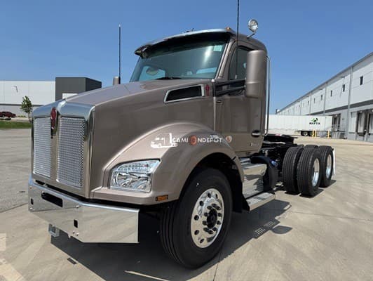 2025 Kenworth T880 Day Cab Trucks