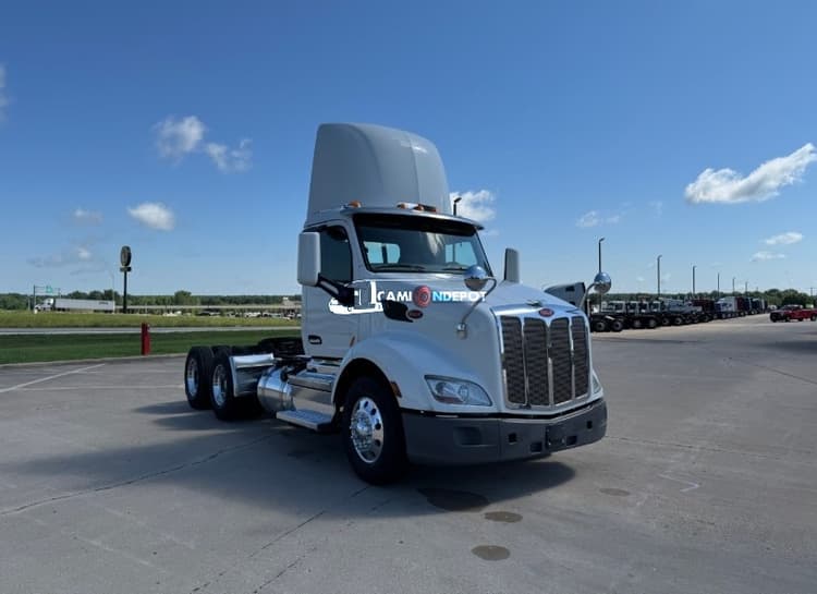 2019 Peterbilt 579 Day Cab Trucks