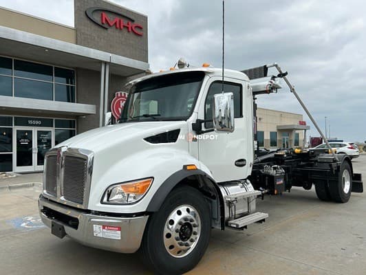 2025 Kenworth T280 Hooklift Trucks