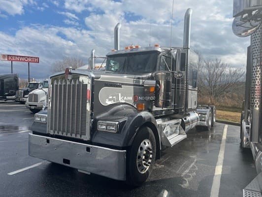 2025 Kenworth W900L Sleeper Trucks