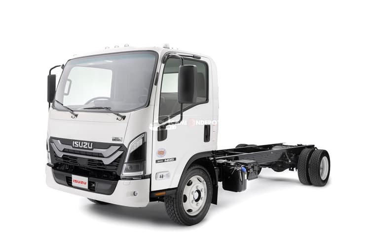 2025 Isuzu NRR Cab & Chassis Trucks